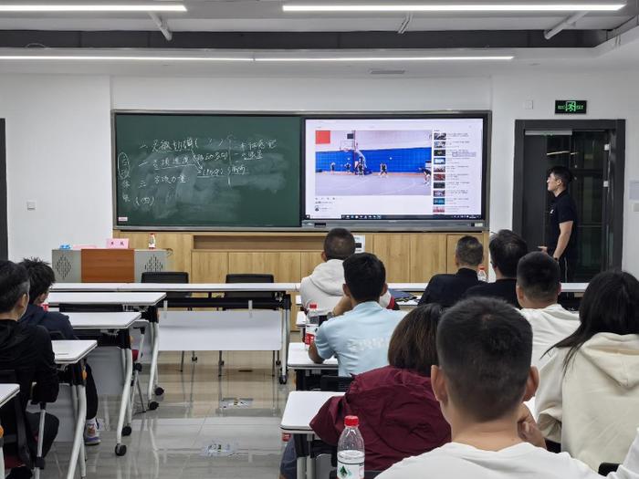 女性篮球运动员如何利用高科技优化训练_2